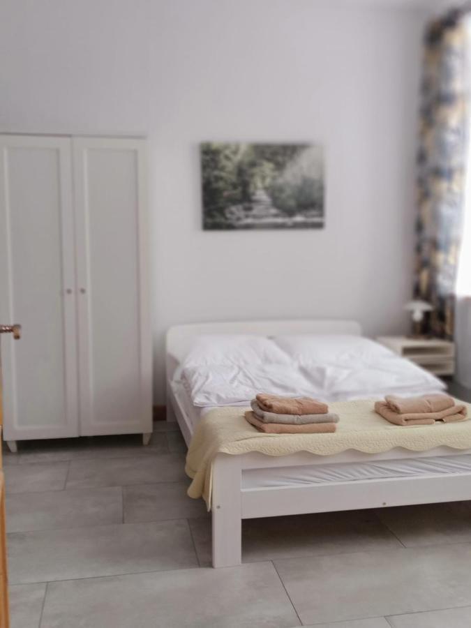 Sunny Bear Bed & Breakfast 耶莱尼亚古拉 外观 照片